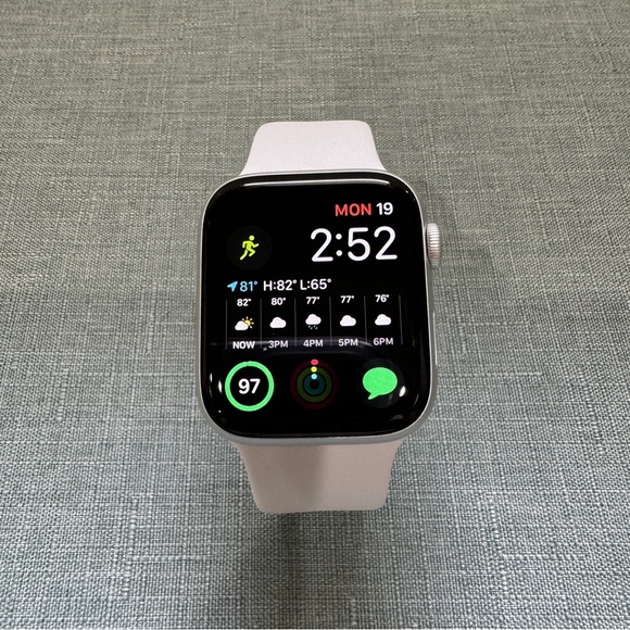Apple Other - Series 4 (GPS) Apple Watch 44mm Silver